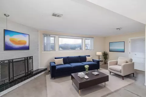 Living - 900 Devon Ave, Park Ridge, IL 60068 photo 3 of 4