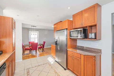 Kitchen - 900 Devon Ave, Park Ridge, IL 60068 photo 4 of 5