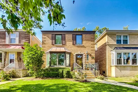 6240 N Monticello Ave, Chicago, IL 60659