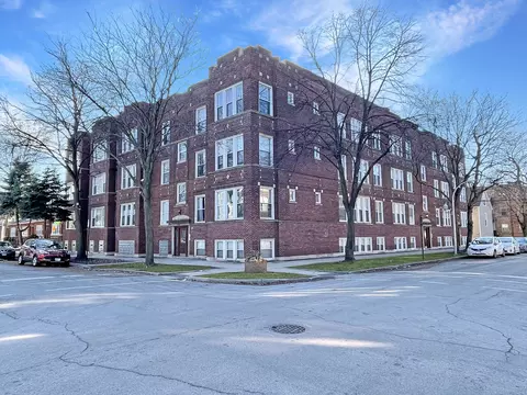 2943 W Belle Plaine Ave #2D, Chicago, IL 60618