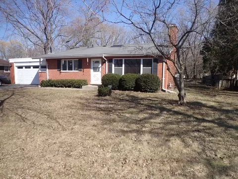 941 N Maple Ave, Palatine, IL 60067