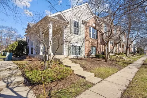 2438 Emily Ln, Elgin, IL 60124