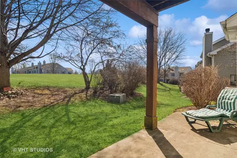607 Howard Ave, East Dundee, IL 60118 photo 14