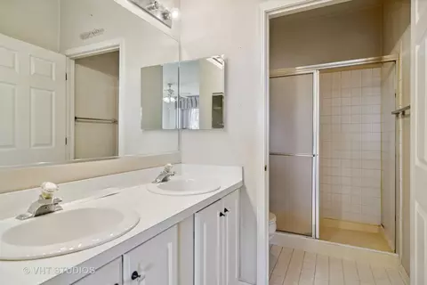 607 Howard Ave, East Dundee, IL 60118 photo 9