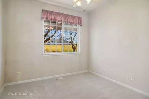 607 Howard Ave, East Dundee, IL 60118 photo 11