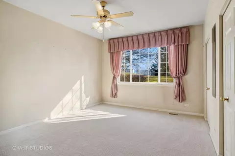 607 Howard Ave, East Dundee, IL 60118 photo 8