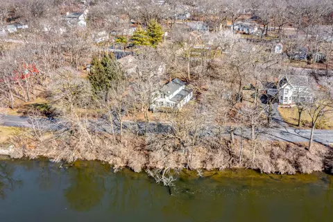 6 N925 Riverside Dr, Saint Charles, IL 60174