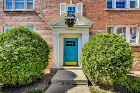 2715 Central St #1N, Evanston, IL 60201