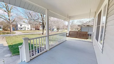 Exterior - 713 N School St, Normal, IL 61761 photo 3 of 10
