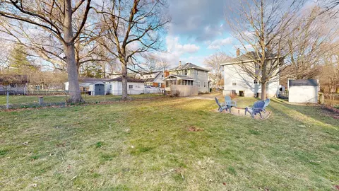 Exterior - 713 N School St, Normal, IL 61761 photo 9 of 10