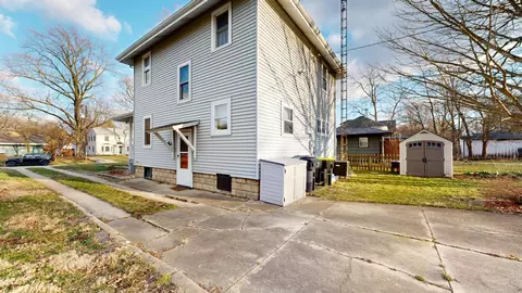 Exterior - 713 N School St, Normal, IL 61761 photo 8 of 10