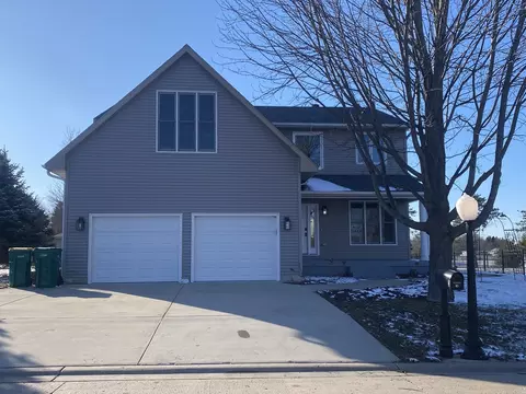 3 Kiley Dr, Streator, IL 61364