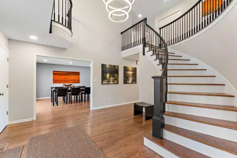 Entry Way - 824 Killarney Dr, Dyer, IN 46311 photo 2 of 4