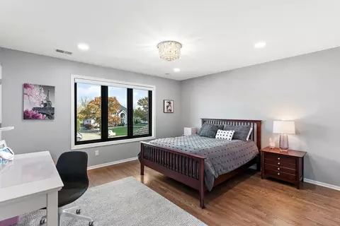 Bedroom - 824 Killarney Dr, Dyer, IN 46311 photo 3 of 5