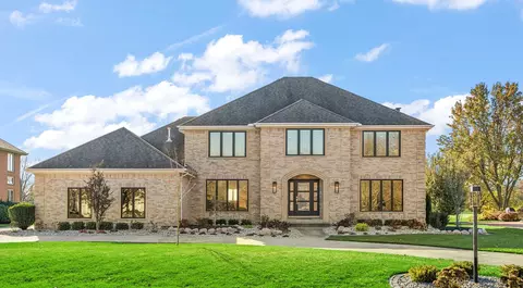 824 Killarney Dr, Dyer, IN 46311