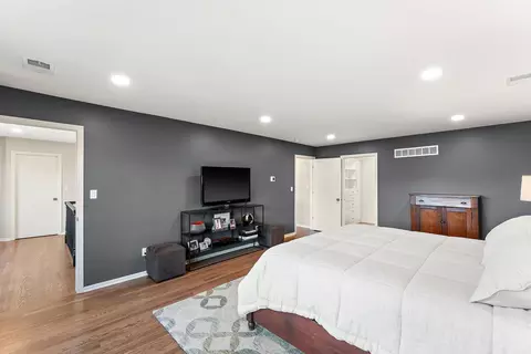 Bedroom - 824 Killarney Dr, Dyer, IN 46311 photo 2 of 5