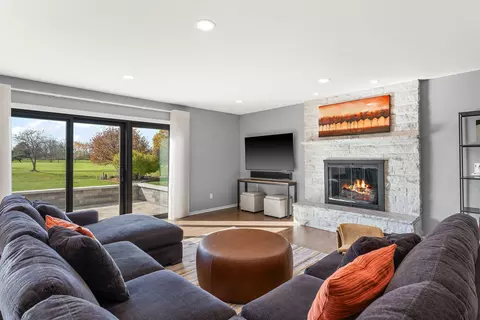 Living - 824 Killarney Dr, Dyer, IN 46311 photo 3 of 5