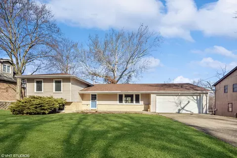 10610 67th St, Countryside, IL 60525