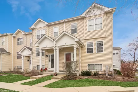 80 W Big Horn Dr, Hainesville, IL 60073
