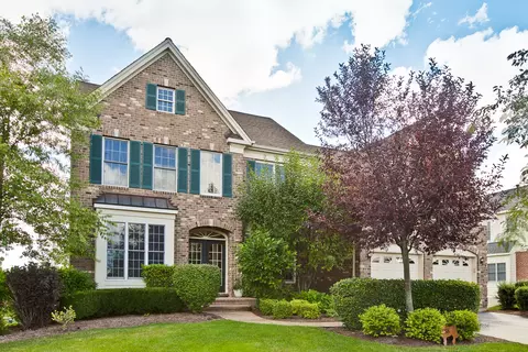 58 Tournament Dr S, Hawthorn Woods, IL 60047