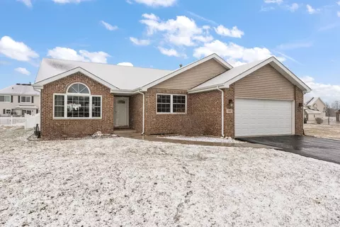 391 Hunters Dr, Beecher, IL 60401