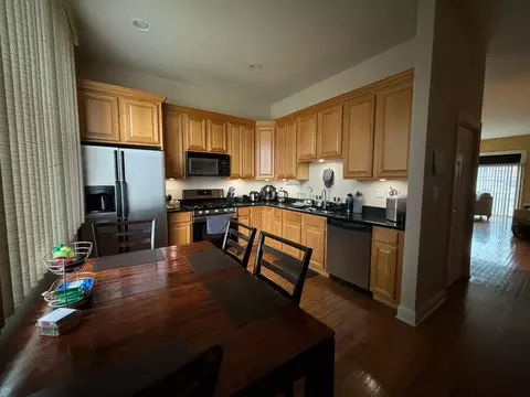 Kitchen - 3909 Shakespeare Ave, Lyons, IL 60534 photo 6 of 7