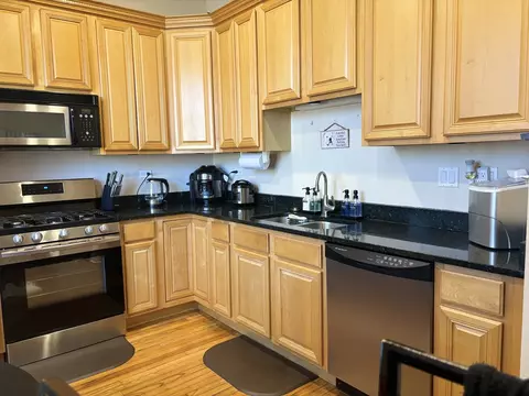 Kitchen - 3909 Shakespeare Ave, Lyons, IL 60534 photo 1 of 7