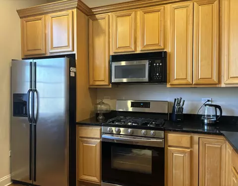 Kitchen - 3909 Shakespeare Ave, Lyons, IL 60534 photo 3 of 7