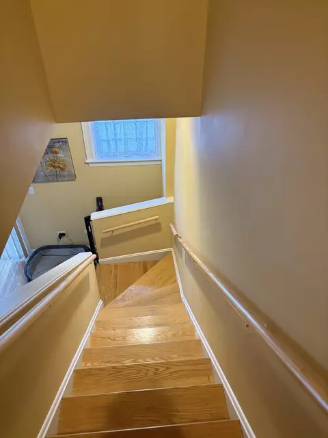 Entry Way - 3909 Shakespeare Ave, Lyons, IL 60534 photo 6 of 8