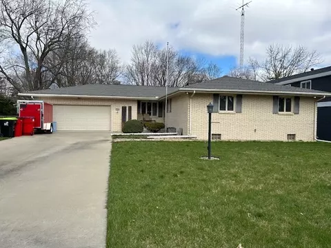 304 Buena Vista Dr, Champaign, IL 61820