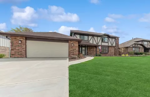 8249 Chertsey Ct, Orland Park, IL 60462