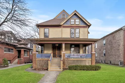 218 Wesley Ave, Oak Park, IL 60302