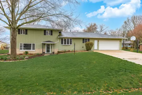 121 Olive St, Towanda, IL 61776