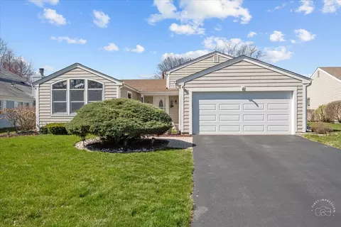 2065 Navarone Dr, Naperville, IL 60565