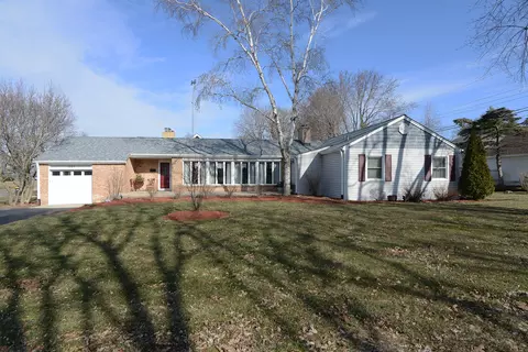 1001 N Division St, Harvard, IL 60033