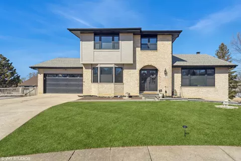 1 Lindsay Ct, Lemont, IL 60439