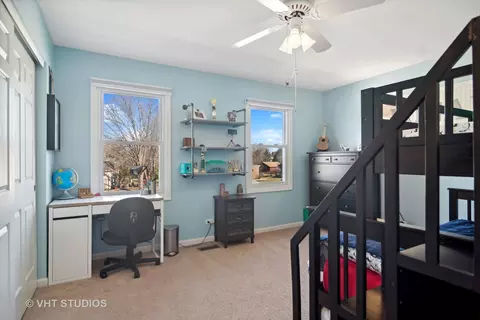 Bedroom - 1355 Picardy Ln, Hoffman Estates, IL 60192 photo 3 of 4