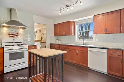 Kitchen - 1355 Picardy Ln, Hoffman Estates, IL 60192 photo 2 of 3