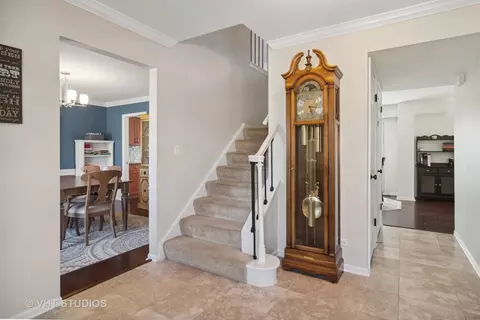 Entry Way - 1355 Picardy Ln, Hoffman Estates, IL 60192 photo 1 of 2