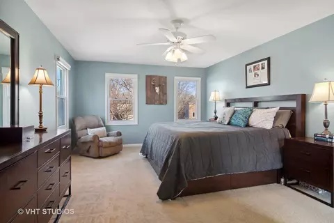 Bedroom - 1355 Picardy Ln, Hoffman Estates, IL 60192 photo 1 of 4