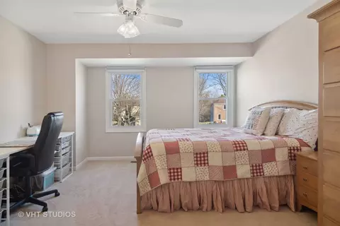 Bedroom - 1355 Picardy Ln, Hoffman Estates, IL 60192 photo 2 of 4