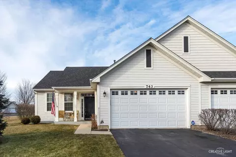 743 Bellevue Cir, Oswego, IL 60543