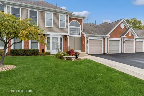 1842 Fox Run Dr #D6, Elk Grove Village, IL 60007