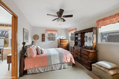 Bedroom - 2406 Sigwalt St, Rolling Meadows, IL 60008 photo 4 of 6