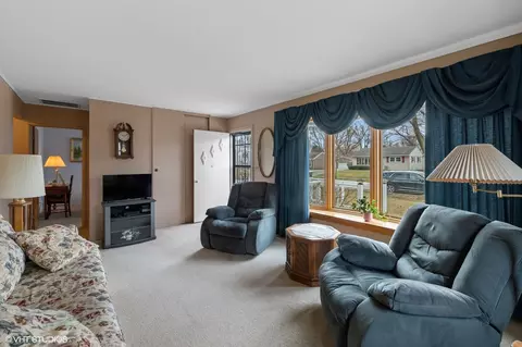 Living - 2406 Sigwalt St, Rolling Meadows, IL 60008 photo 1 of 1