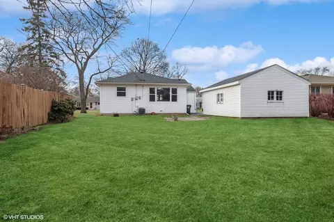 Exterior - 2406 Sigwalt St, Rolling Meadows, IL 60008 photo 2 of 3