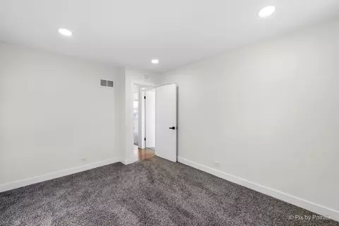 Bedroom - 443 S Oak Glen Dr, Bartlett, IL 60103 photo 2 of 2