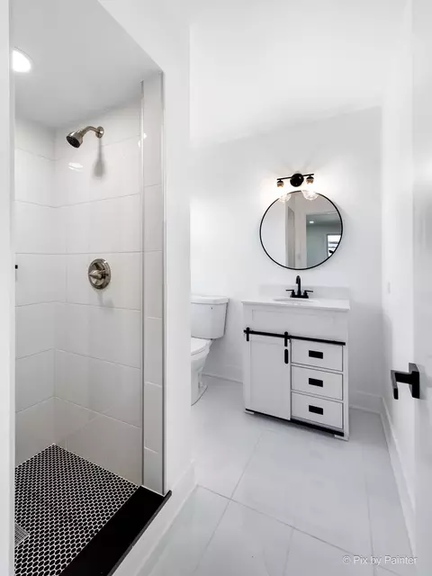 Bath - 443 S Oak Glen Dr, Bartlett, IL 60103 photo 1 of 4
