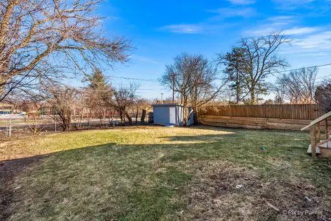 Exterior - 443 S Oak Glen Dr, Bartlett, IL 60103 photo 3 of 7