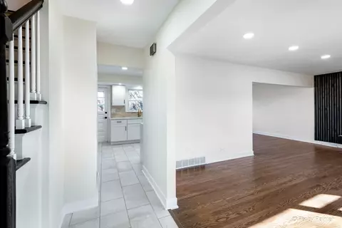 Other - 443 S Oak Glen Dr, Bartlett, IL 60103 photo 2 of 14